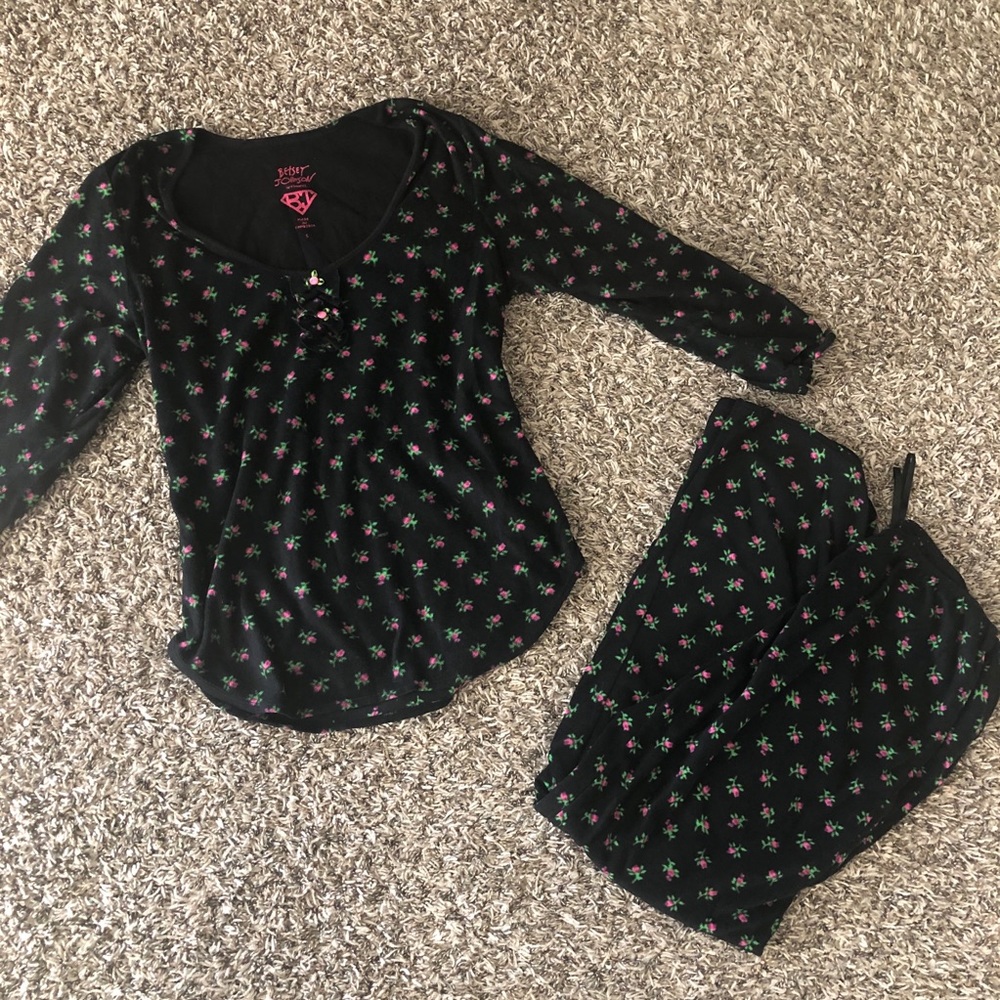 Betsey Johnson super soft Pajama Set size S